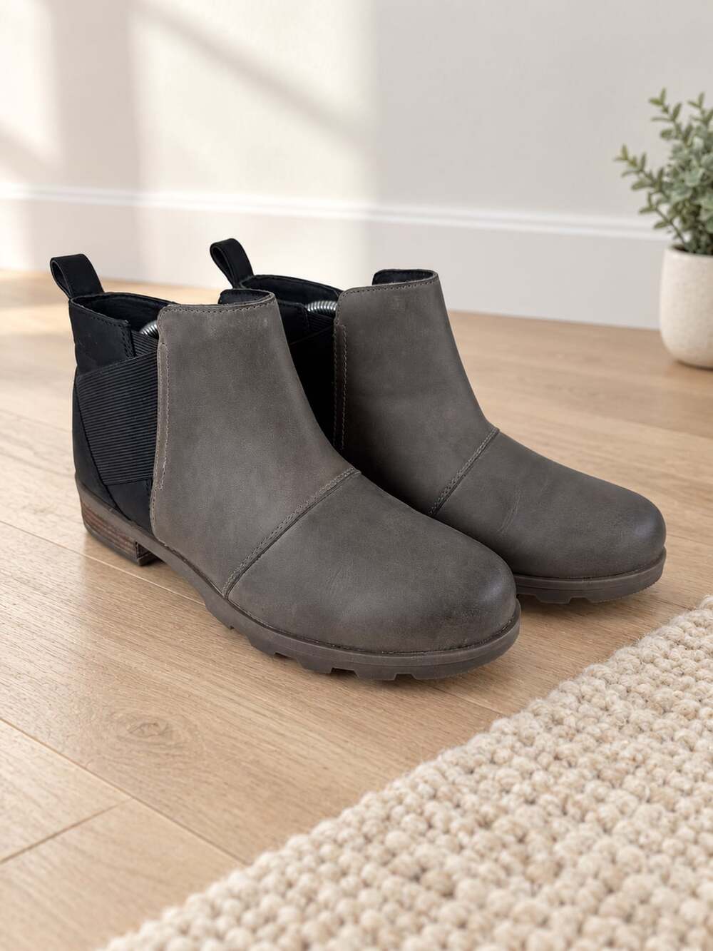 Sorel Emelie II Chelsea Waterproof Leather Boots Quarry Black Womens Size 9